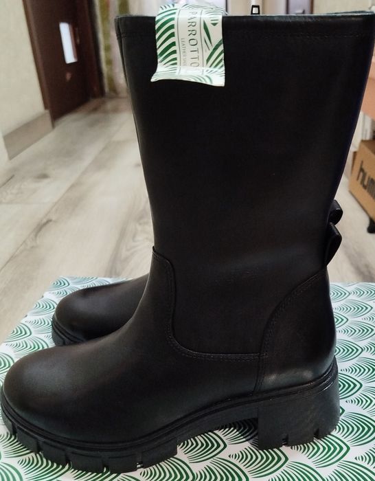 Vând cizme piele naturală noi , cu etichetă