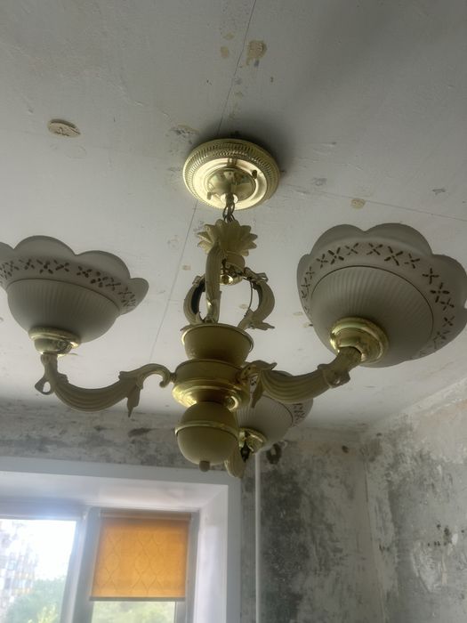 Люстры           .