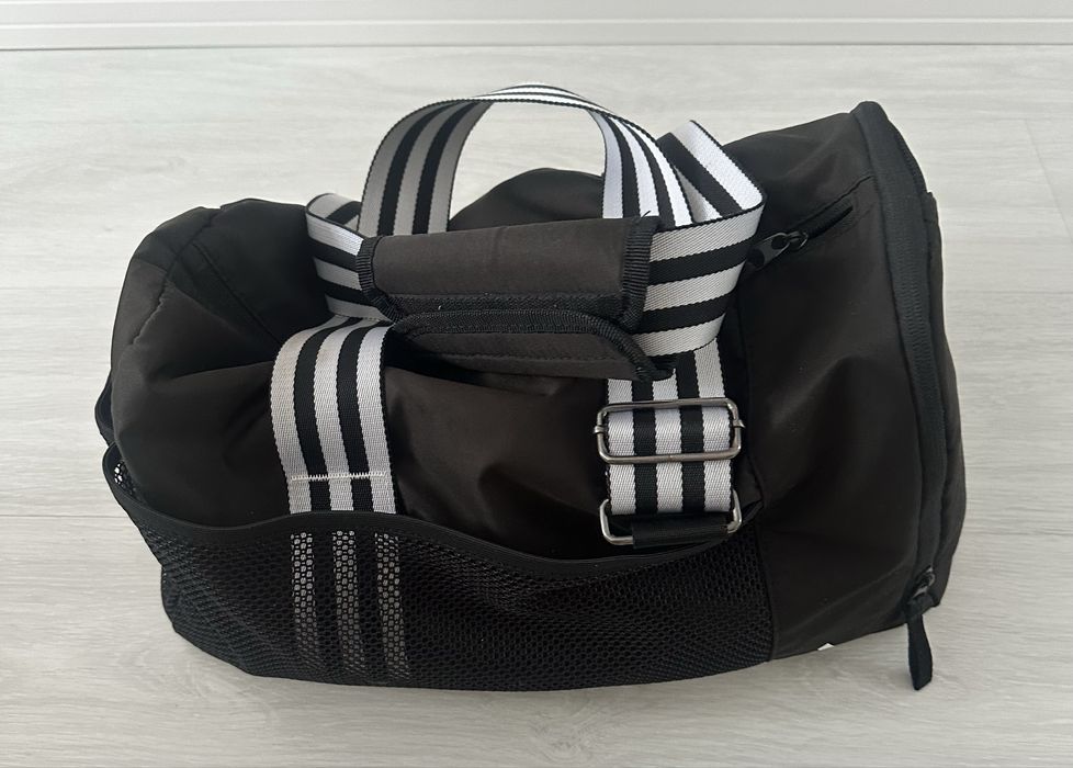 Сумка спортивна  «Адидас»