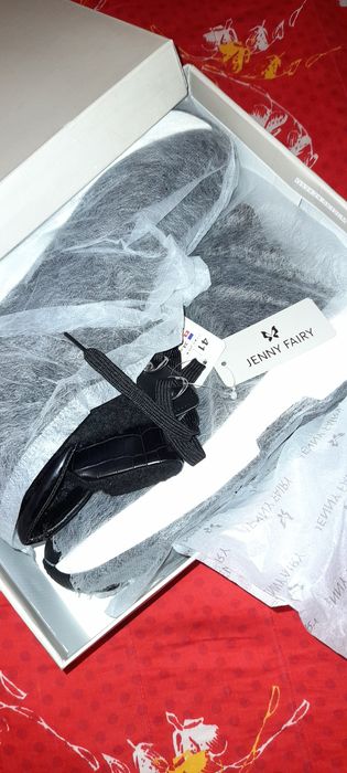 Боти чисто  нови