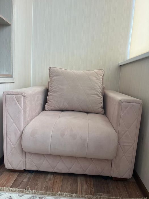 Продам диван с креслом