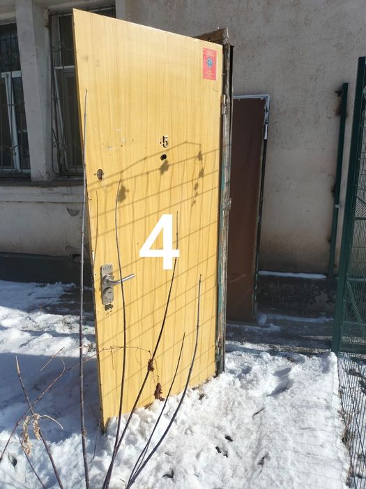 Продам 4 двери б/у ,ЧИТАТЬ ОПИСАНИЕ