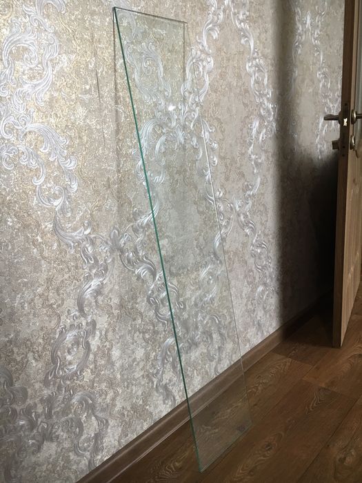 Полки из стекла.