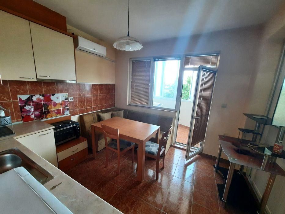 Дава се под наем Тристаен апартамент в Варна, Цветен квартал - 70 кв.м за 400 € - Снимка #1