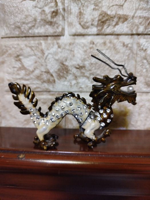 Сувинер не обичный дракончик продаю