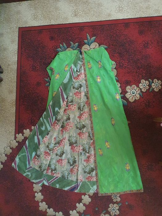 Паранджи 18-19 века, Ручная работа.
В хорошем состояние.
Обеим бо