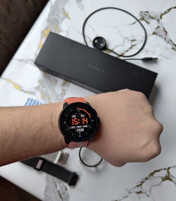 Фитнесс часы Suunto race s