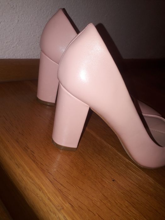 Дамски обувки на ток