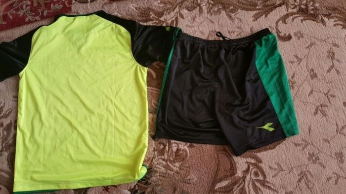 Echipament sportiv DIADORA ! Folosit