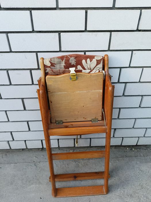Продам стульчик для кормления