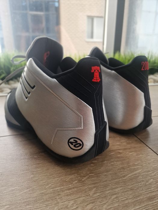 Кроссовки Original Adidas новые размер 44