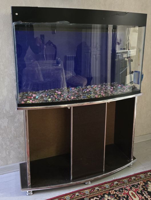 Akvarium Sotiladi 200 L