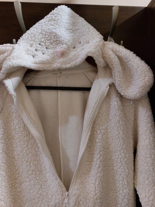 Продавам домашен пухен гащеризон