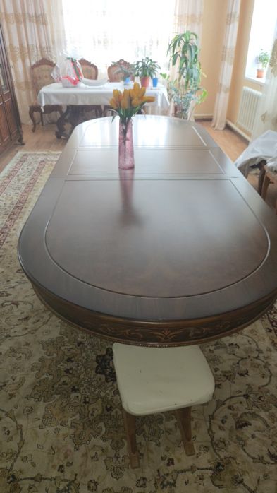 Продам стол в отличном состояние