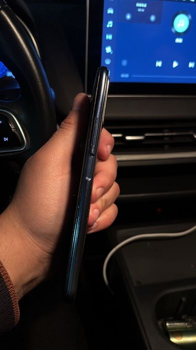 Продаю телефон Vivo v2027