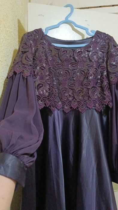 Срочно продам платье очень красивое и нежное