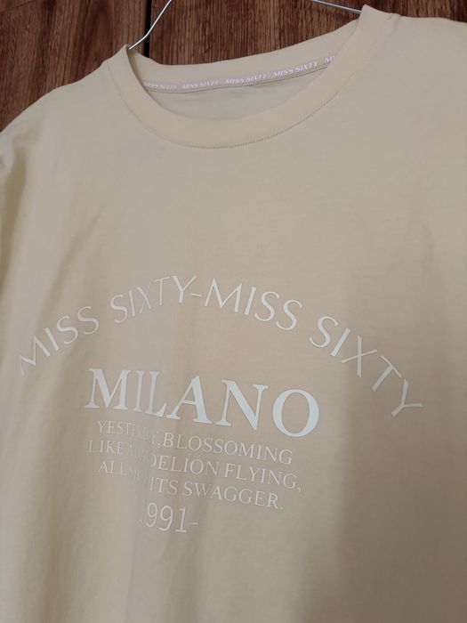 Тениска Miss Sixty в актуалния butter yellow цвят