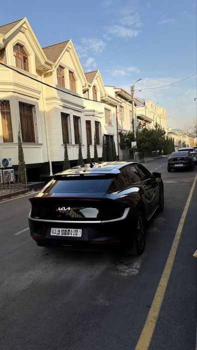 kia ev6 toliq elektr holati yaxshi.