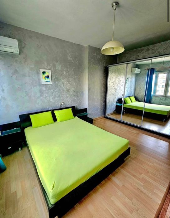 Многостаен апартамент, Център