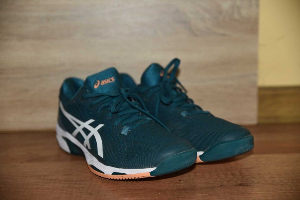 Asics оригинални маратонки размер 44
