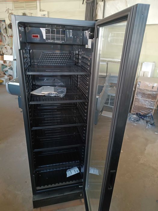 Вертикални хладилни витрини - нови налични на склад