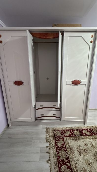 Продам шкаф-купе