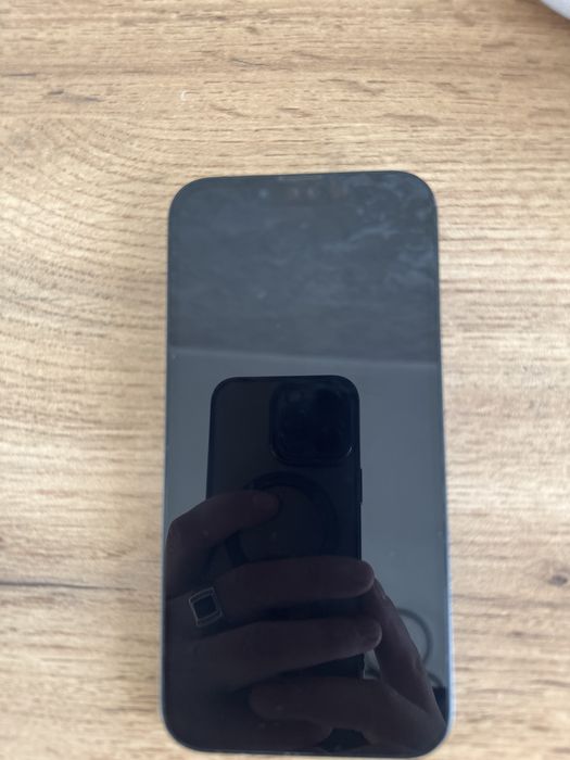 Продам iPhone 13