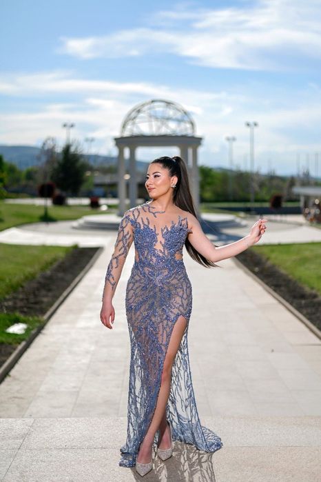 Продавам бална рокля