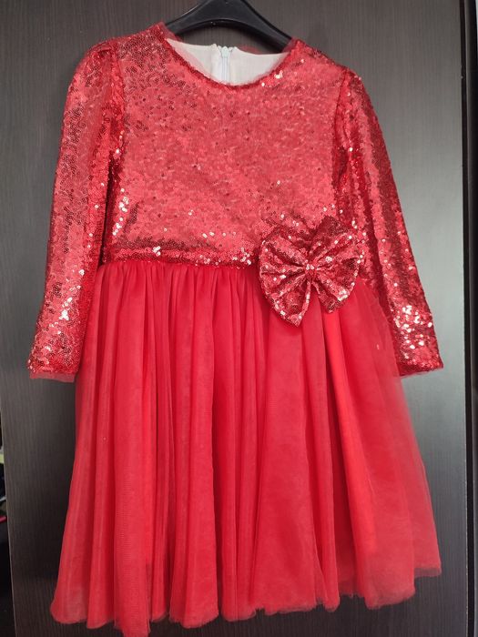 Vand rochie de ocazie, fetiță 4-6 ani