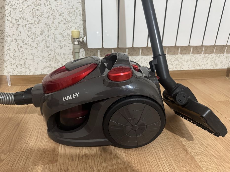 Продается пылесос марки «HALEY» в идеальном состоянии