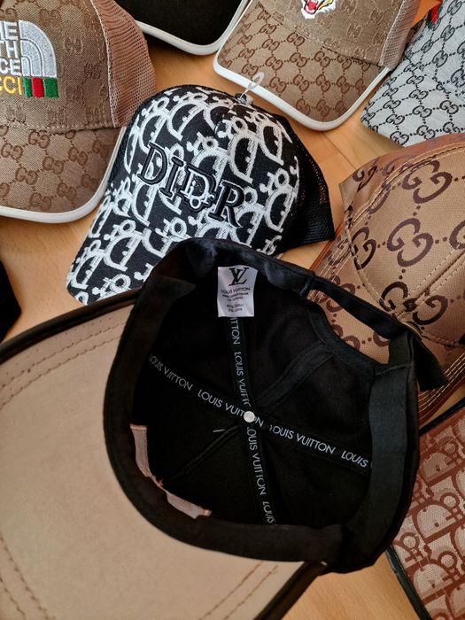 Sepci unisex, model reglabil, saculet, etichetă