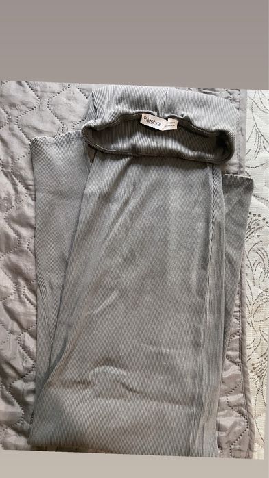 Рокля bershka XS рипсена рокля сива