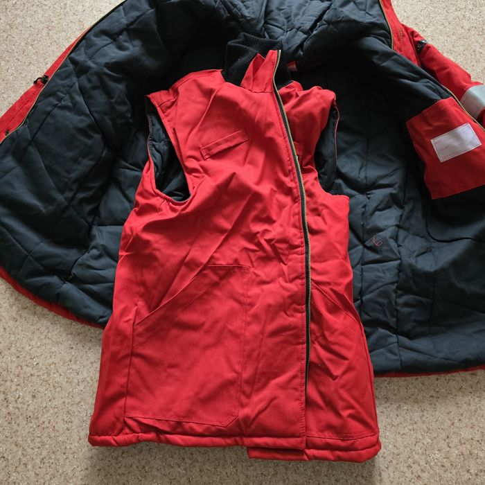 Зимняя куртка размер L (50-52)