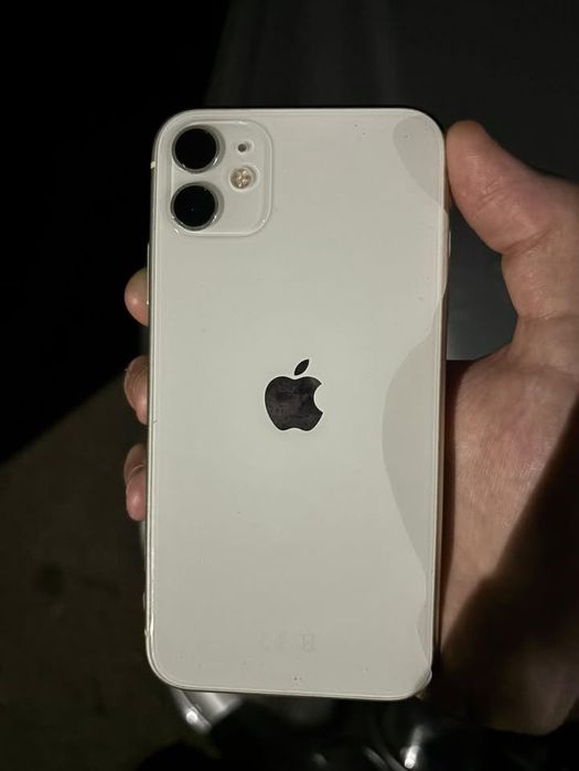 Iphone 11 128gb бял