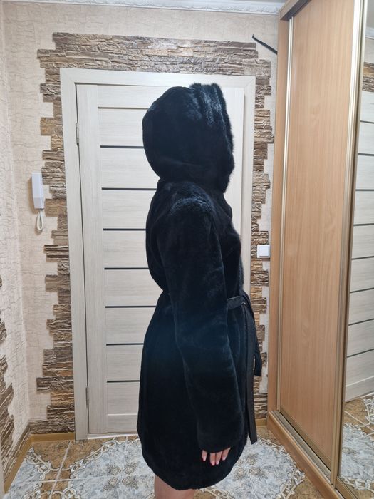 Продам шубу мутон,  оборка норка, размер 44-46