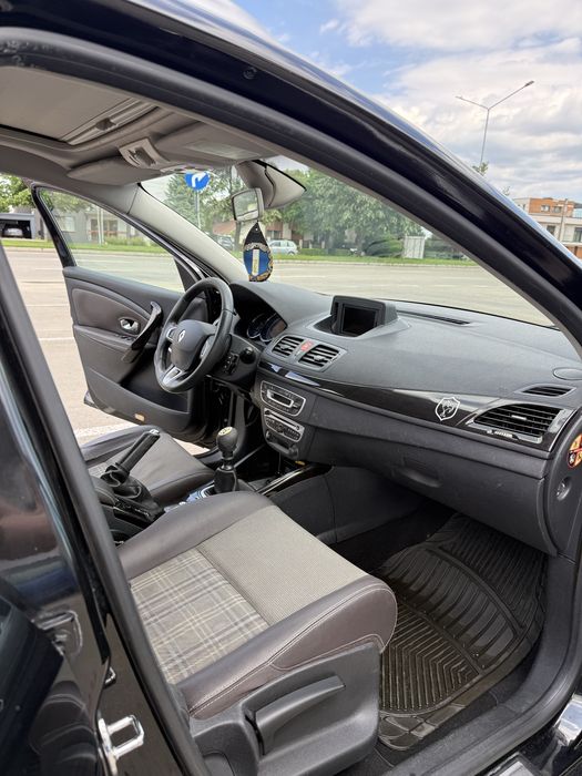 Renault Megane III Paris Edition 1.5 dCi 110 CP – FULL OPTIONS – Panoramic – Keyless – Euro 5