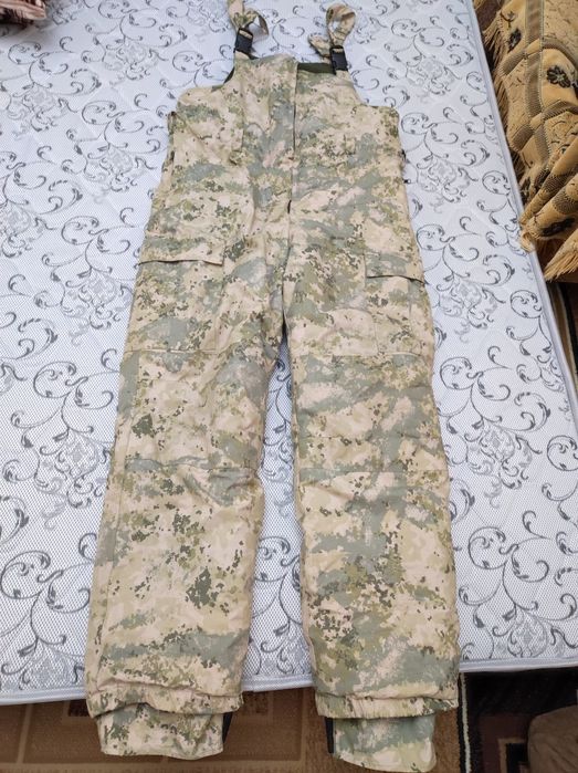 Продам зимний утеплённый комбинезон