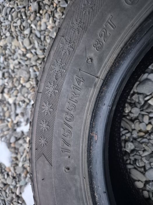 Vând cauciucuri 175/65/14  M+S 2 buc imp Germania//Michelin//