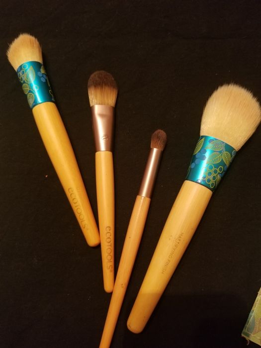 Четки за грим Ecotools и комплект за грим