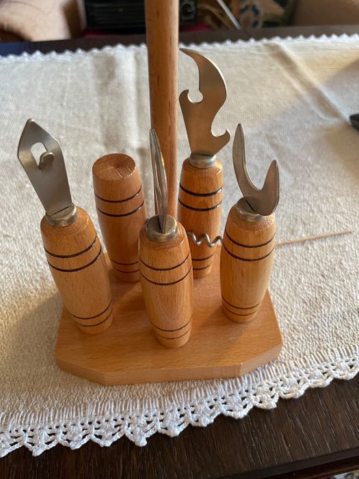 Комплект различни отварачки и солнички