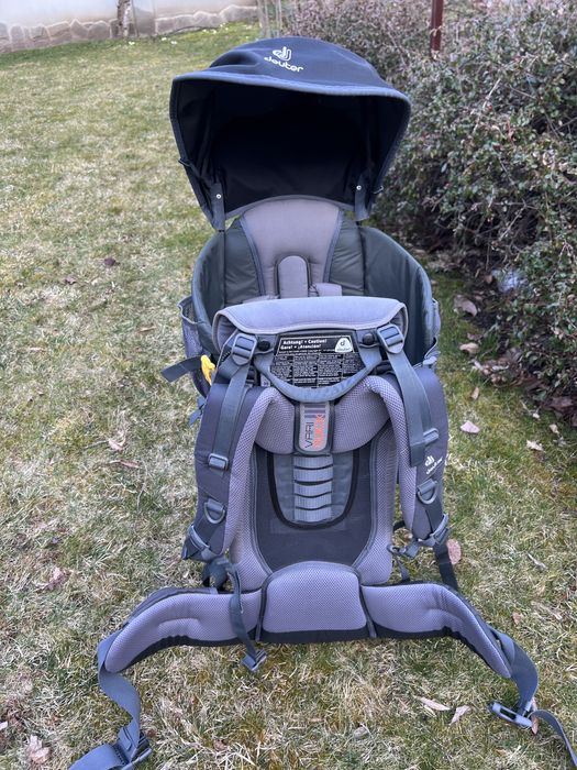 Deuter Kid Comfort-  туристическа раница за носене на дете в планината