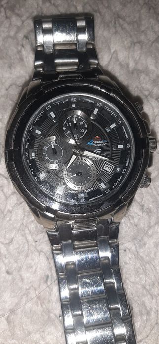 Продам часы Casio edifice red bull