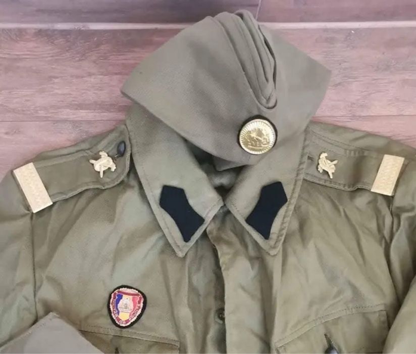 Uniforma militara Tinuta armata Sergent perioada comunista cu centura