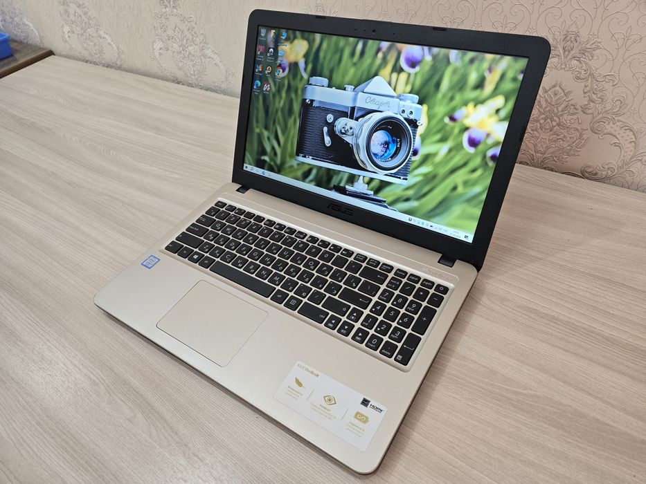 ASUS, Core i3, Ram 8Gb, SSD 256Gb, Full HD, в идеале