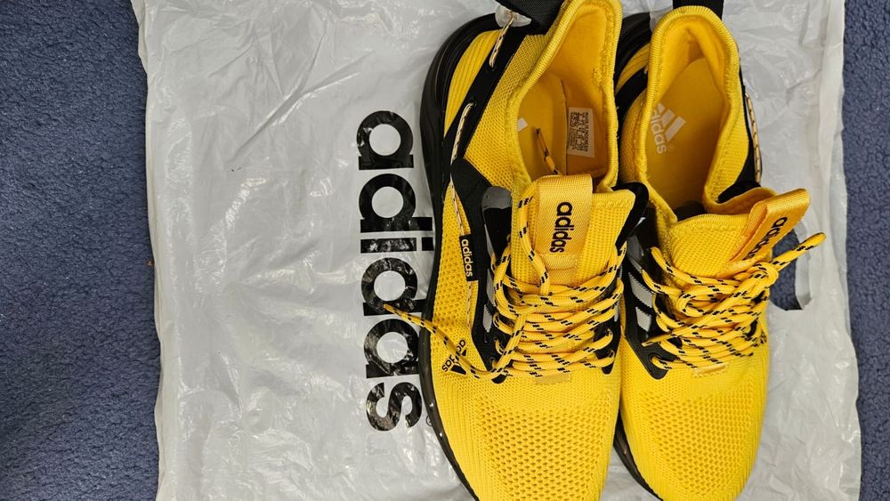 Продам Кроссовки Adidas