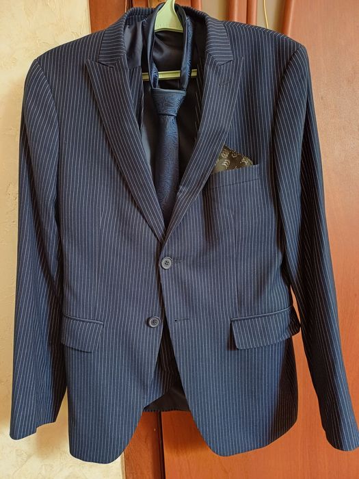 Костюм сатылады.