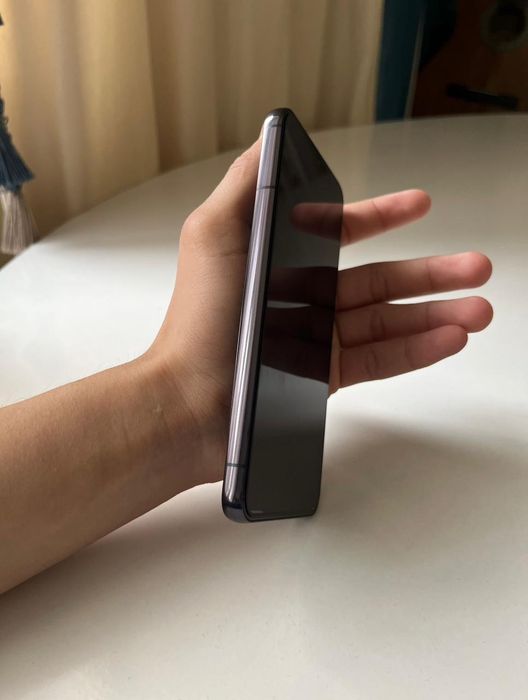 Продам Samsung S22