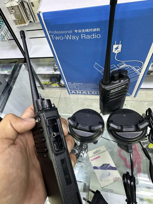 Baofeng C-5  ratsiyasi. Kamplektida 2 ta bo’ladi.  Kamplekti 399 000