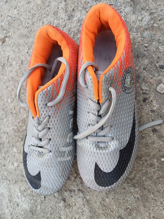 Бутсы размер 35 срочно