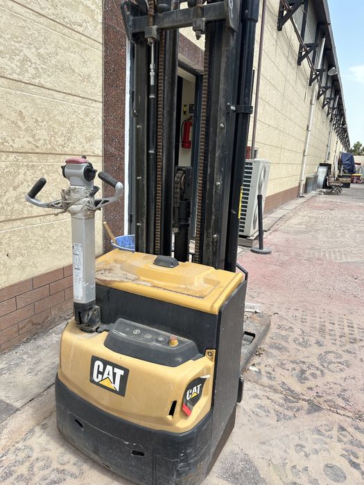 Shtabelerı elektrichiskiy Caterpiller NSP/GN2